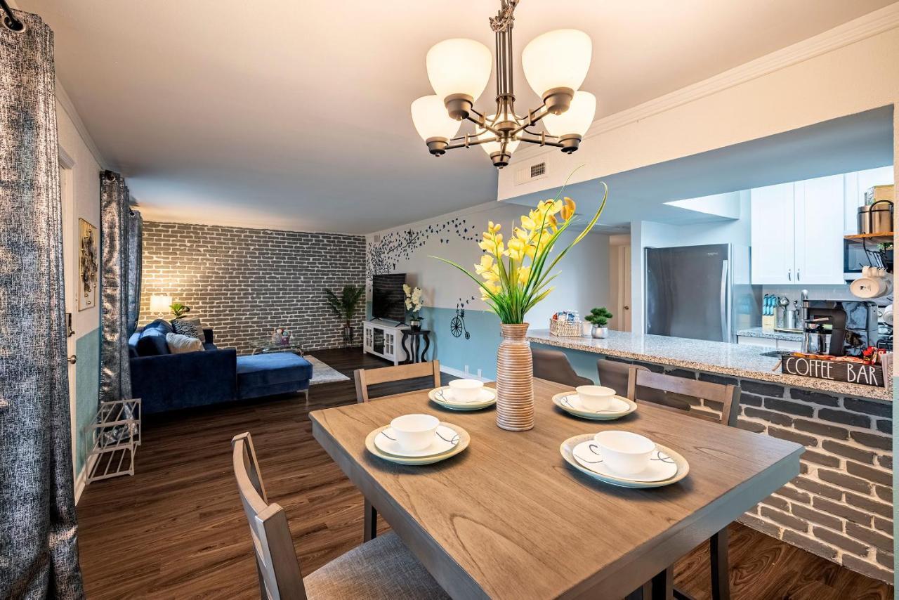 Lovely Comfort Uptown Condo For Houston Trip. 외부 사진