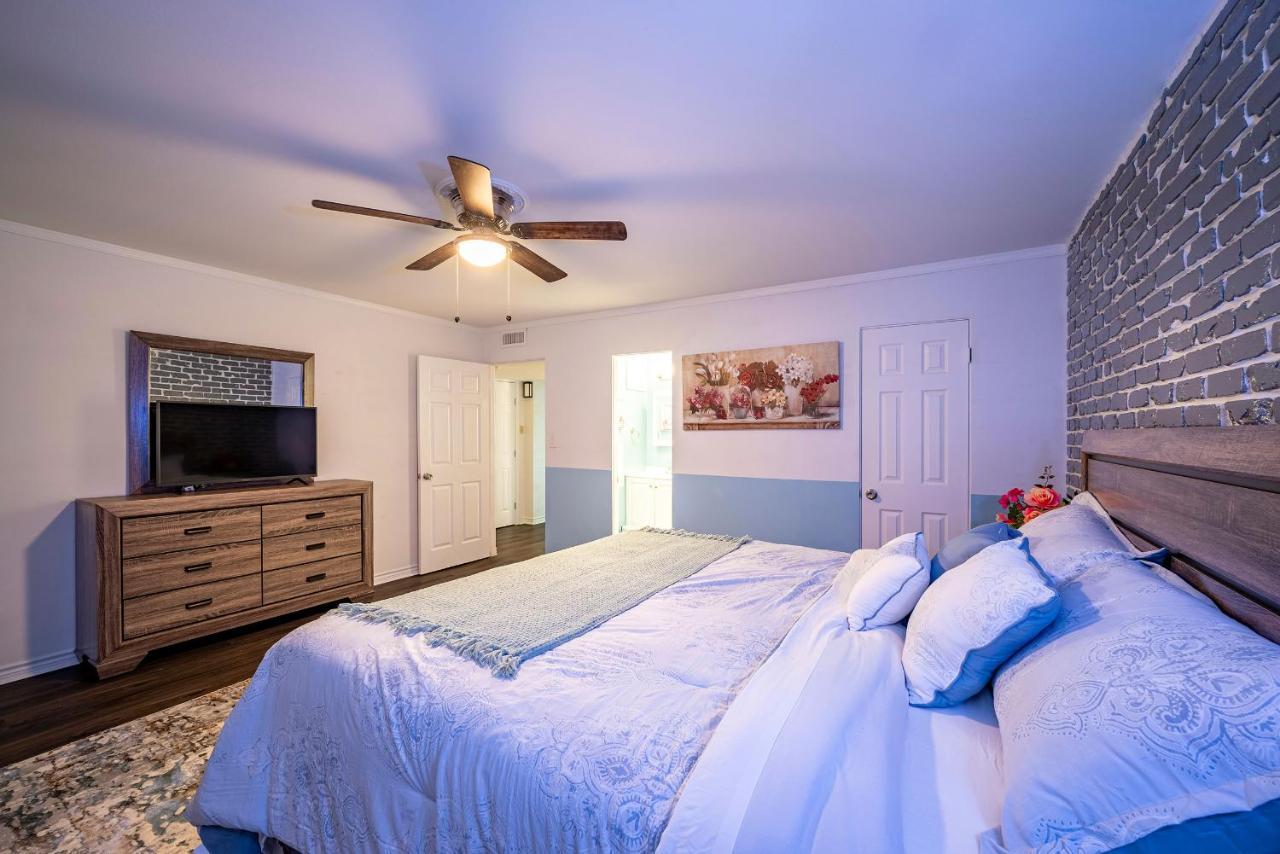 Lovely Comfort Uptown Condo For Houston Trip. 외부 사진